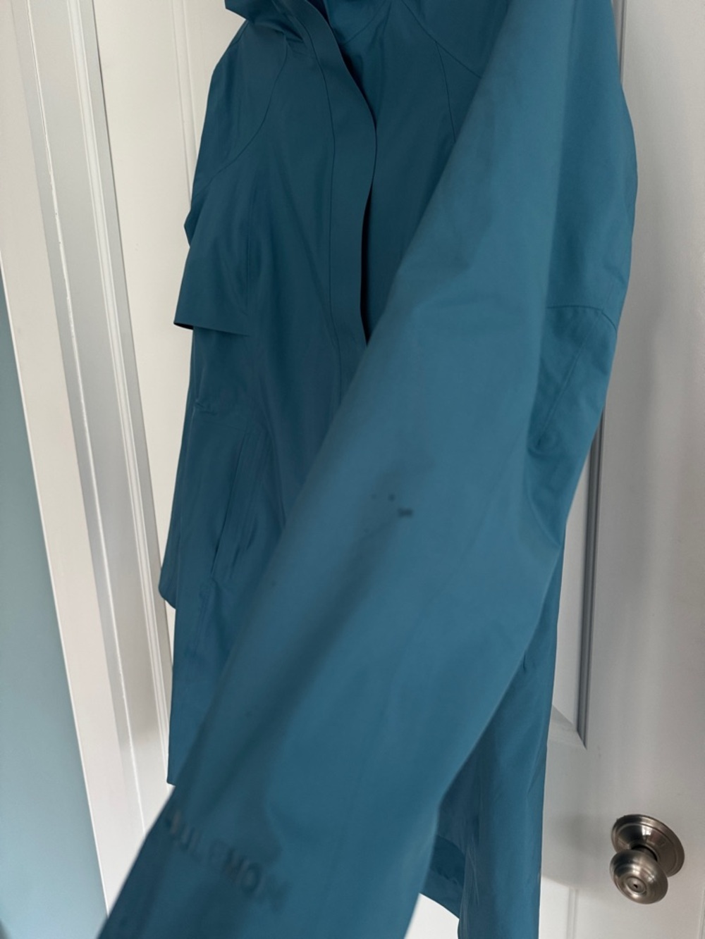 Lululemon Rain Rebel Jacket Waterproof size 10 Capture Blue - Picture 11 of 15